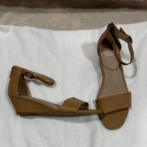 Eileen Fisher Women's Brown Ankle Strap Sandals - Picture 5 of 5